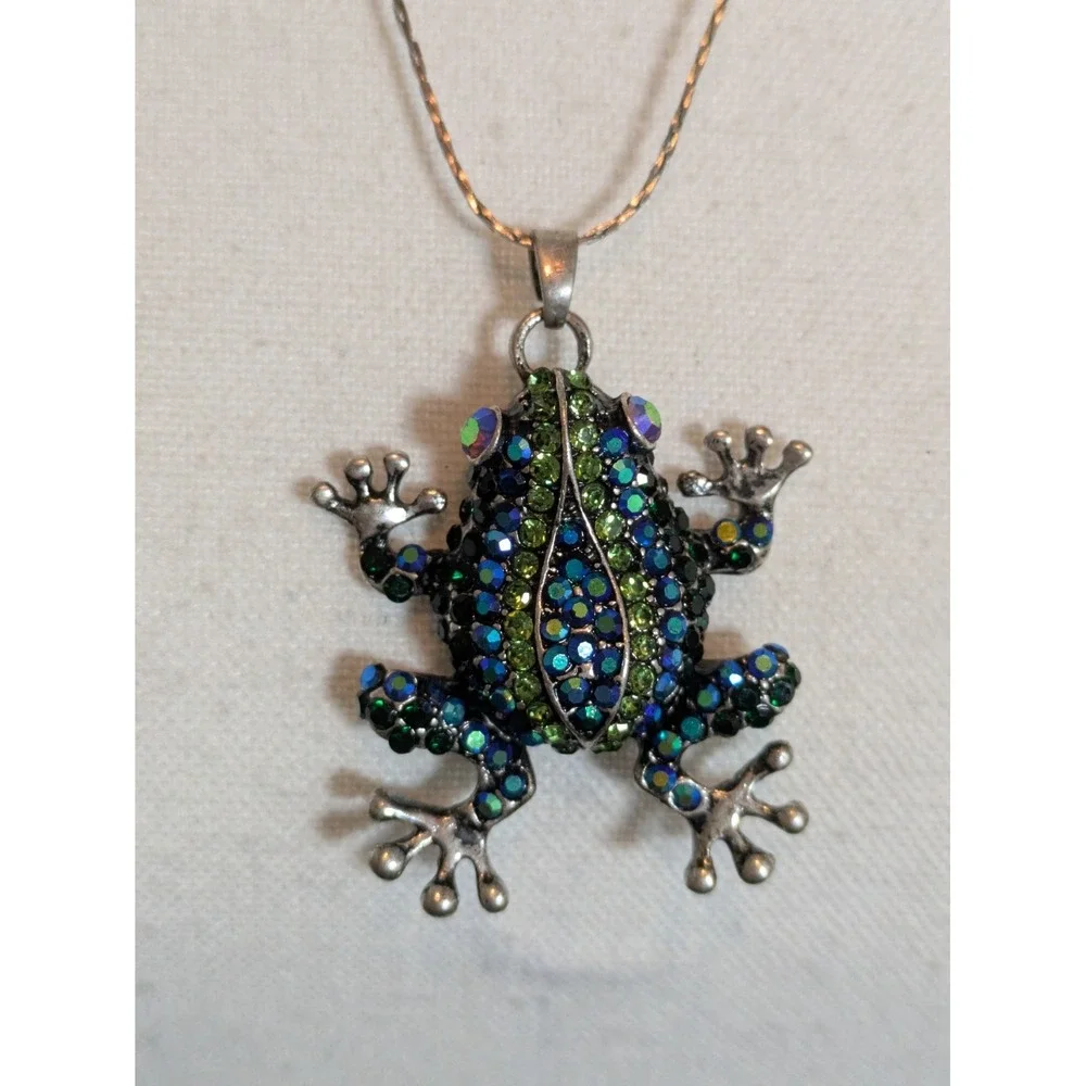 Tree Frog Pendant Necklace In Blue & Green Rhinestone Encrusted Silver Tone 22